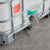 ibc-container-wit-1000L-gereinigd-pallet-metaal-detail-aftap-met-adapter-en-dienstkraan.webp