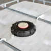 ibc-container-wit-1000L-gereinigd-pallet-metaal-of-kunststof-detail-vulopening.webp