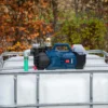 ibc-container-wit-met-pomp-accu-1000L-gereinigd-pallet-metaal-of-kunststof-vooraanzicht-zonder-slang.webp