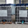 ibc-container-zwart-1000L-gereinigd-pallet-metaal-of-kunststof-metaal-kunststof.webp