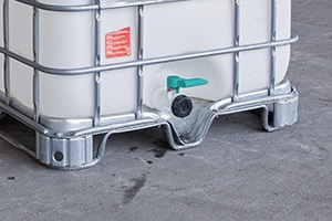 IBC container WIT op metalen of kunststof pallet – vernieuwd - Metalen-pallet-1